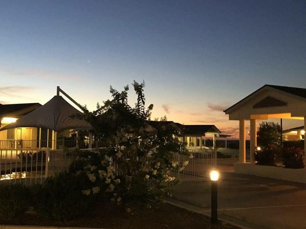 Pittsworth Motor Inn Екстериор снимка